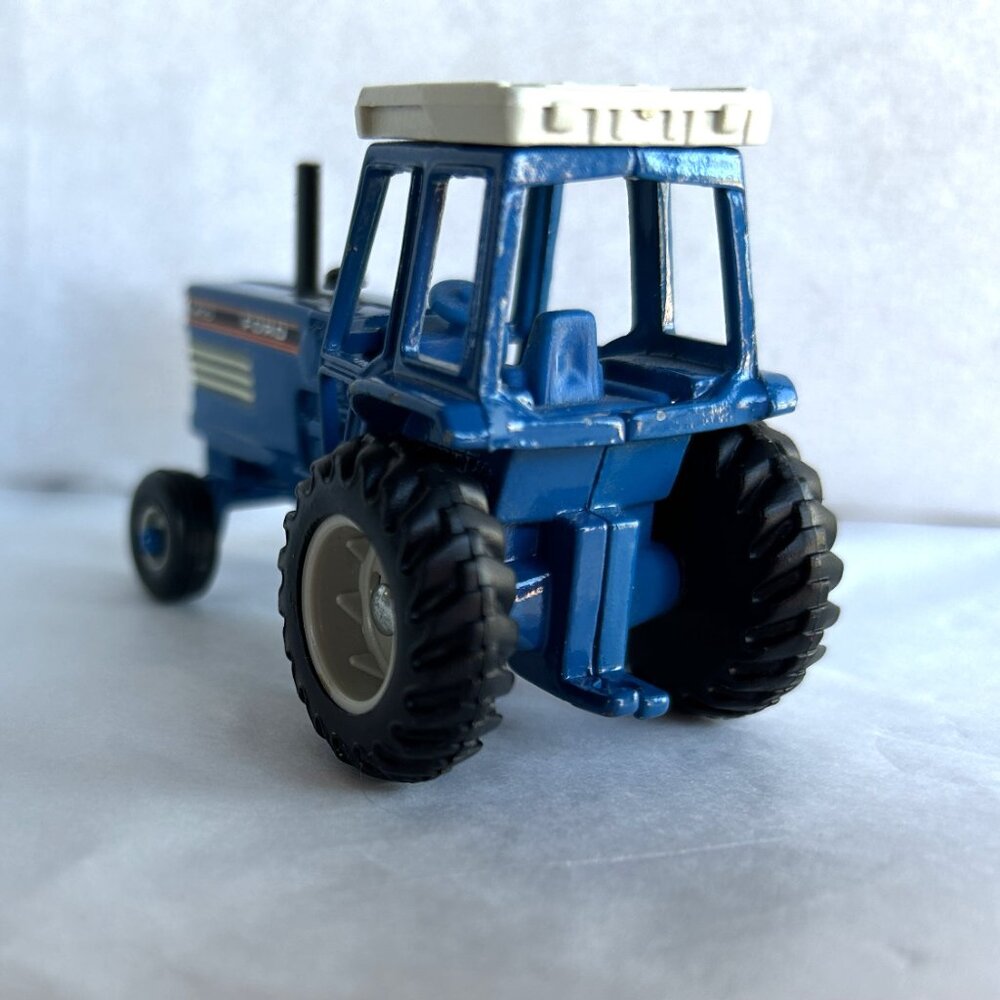 Ertl Farm Machinery Play Set with Extra Tractor and Barge Wagon - Picture 7 of 16